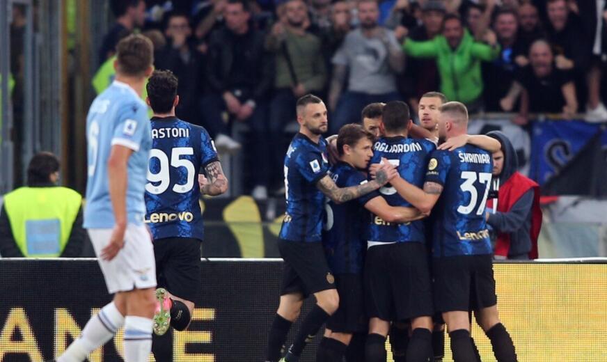  法兰克福客场逼平拜仁，卫冕冠军遭遇阻击