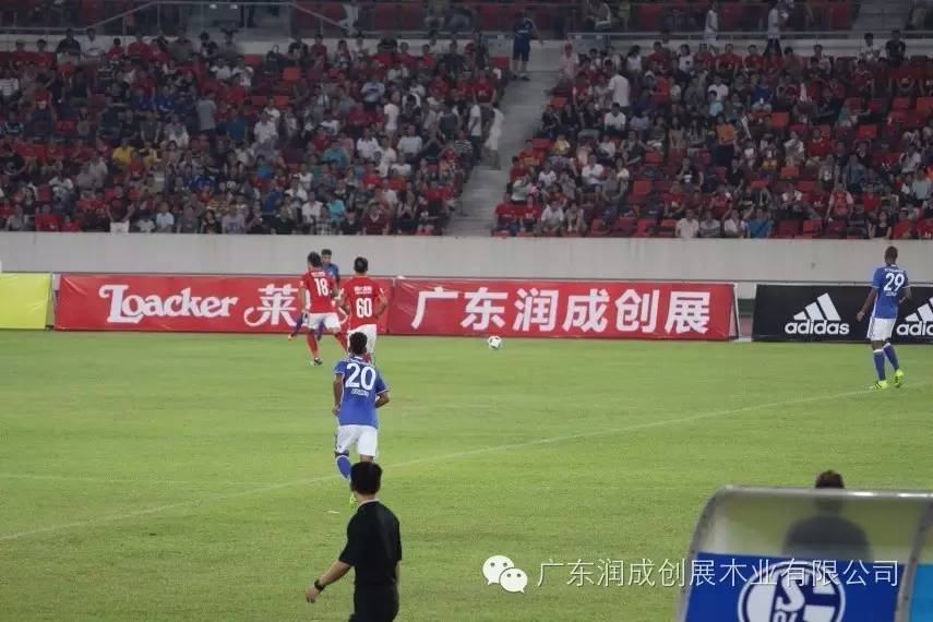  拉齐奥定位球战术奏效，头槌破门拿下关键战役