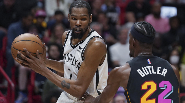  库里三分雨浇灭尼克斯，勇士延续客场不败金身